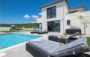 Awesome Home In Donji Prolozac